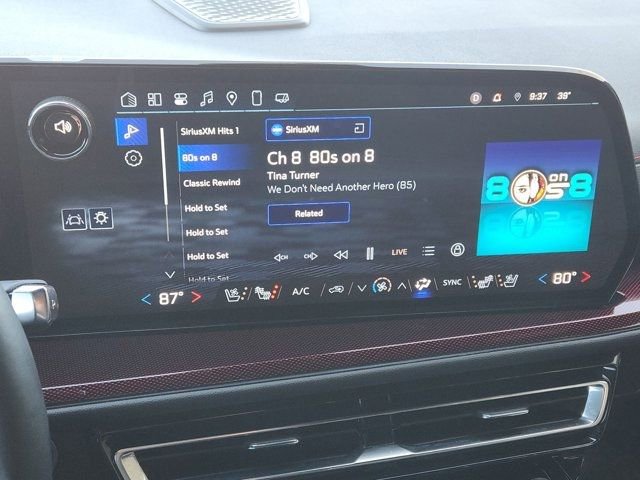 Used 2025 Chevrolet Traverse RS image 5