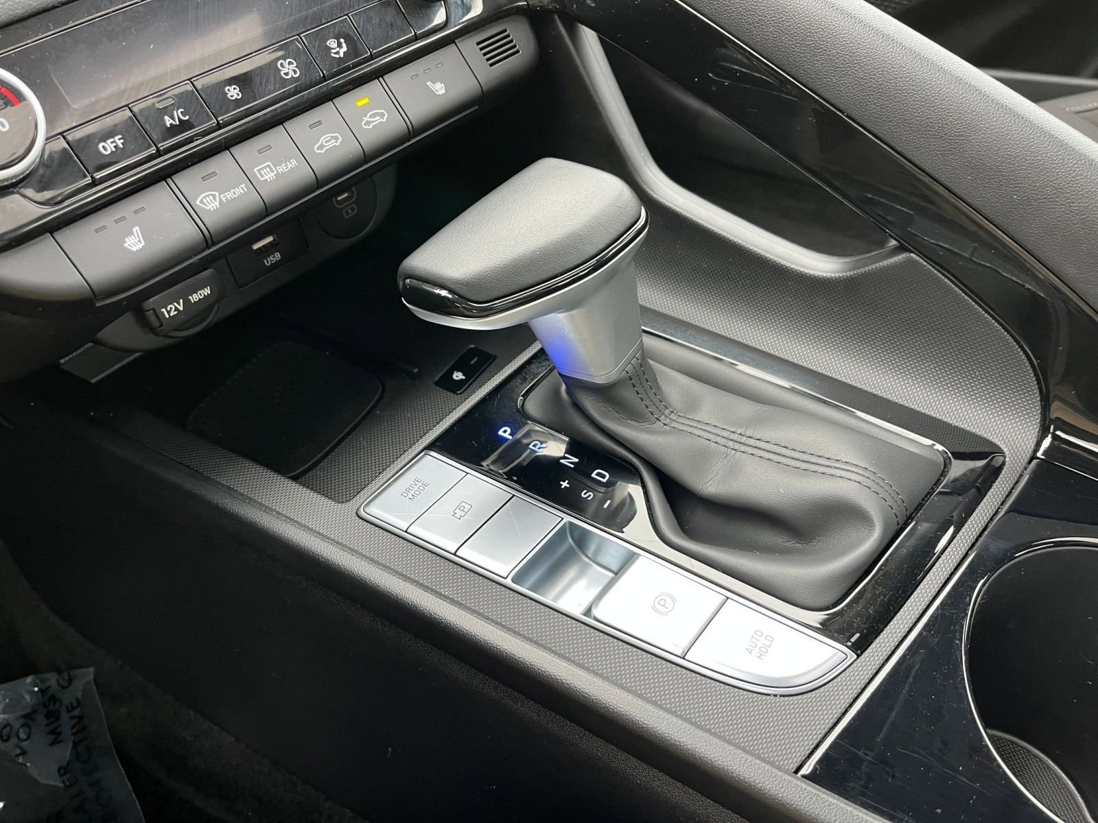 Used 2025 Hyundai Elantra SEL image 42