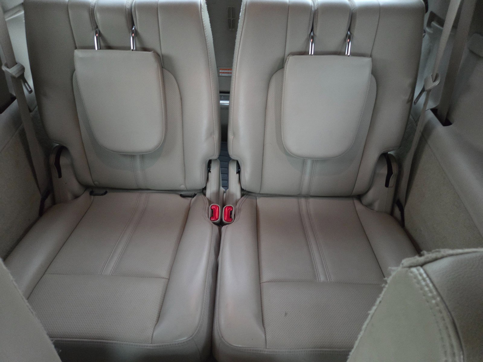 Used 2012 Lincoln MKT AWD image 14