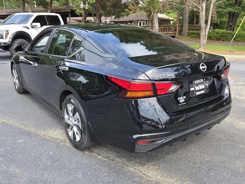 Used 2023 Nissan Altima 2.5 S FWD image 12