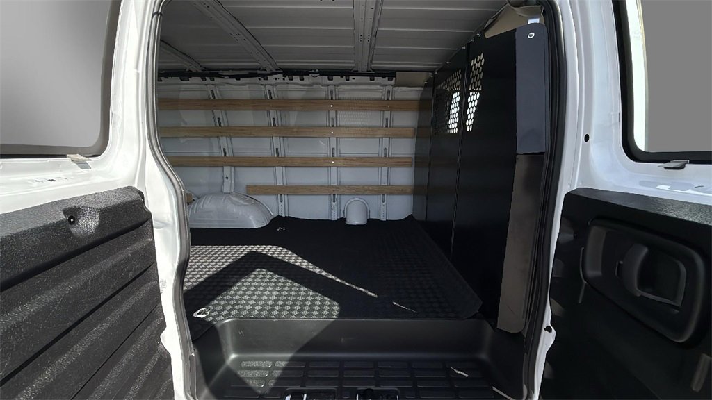 Used 2024 Chevrolet Express 2500 w/ Driver Convenience Package image 25