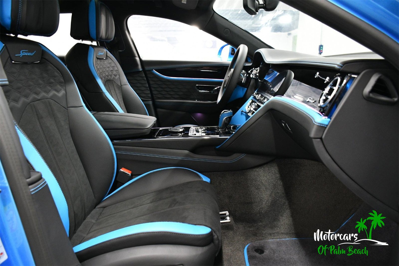 Used 2025 Bentley Flying Spur Plug-In Hybrid image 57