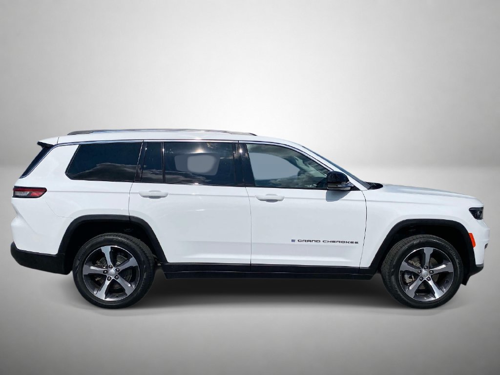 Used 2023 Jeep Grand Cherokee L Limited AWD/4WD image 2