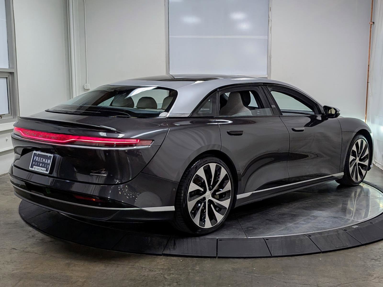 Used 2022 Lucid Air Grand Touring image 9