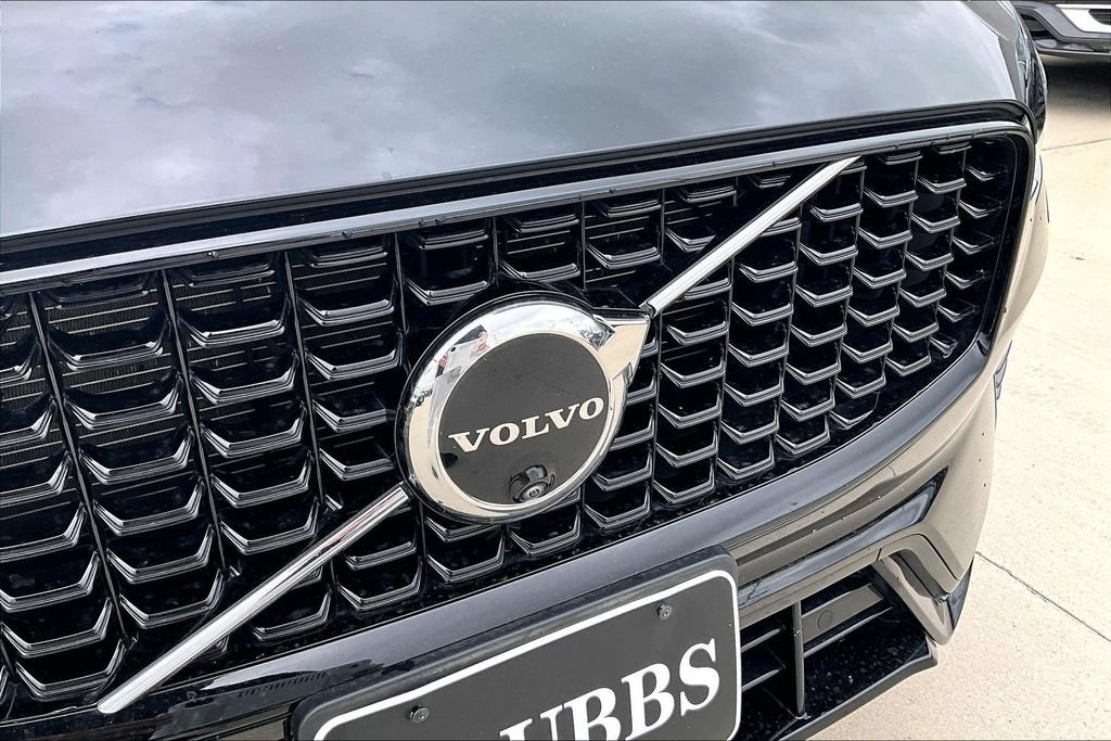Certified 2024 Volvo XC60 B5 Plus w/ Protection Package Premier AWD/4WD image 37