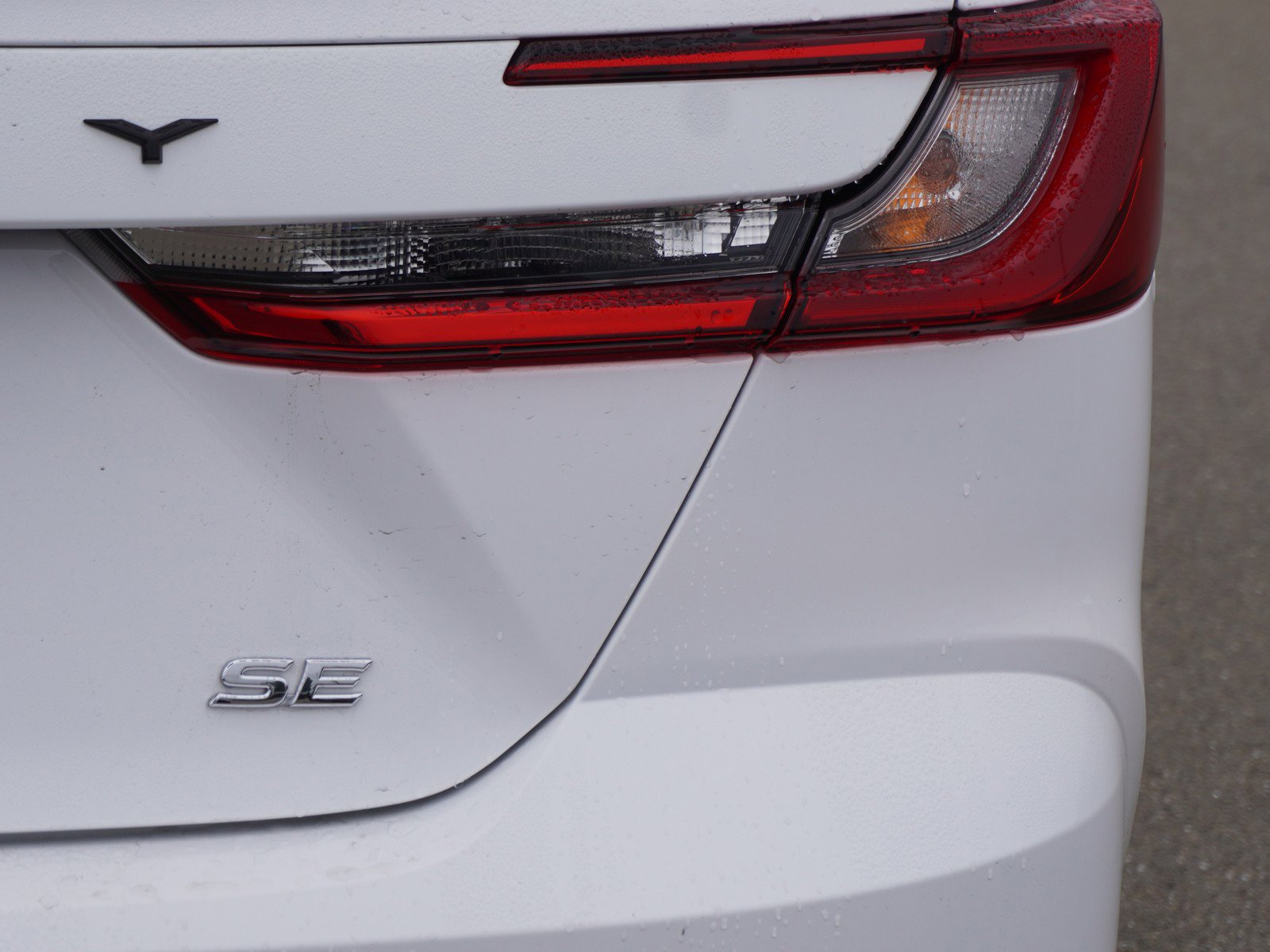 Used 2025 Toyota Camry SE image 11