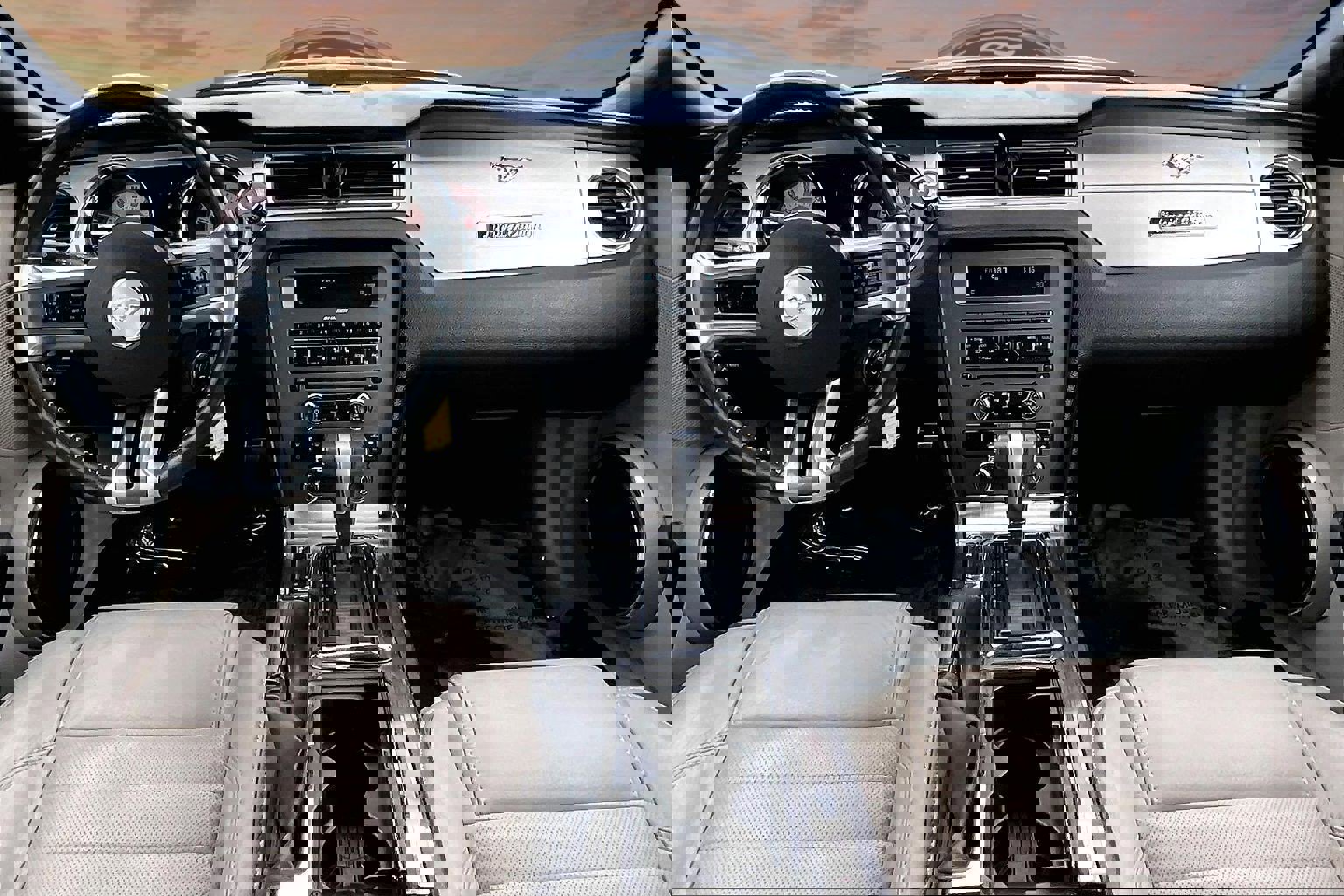 Used 2011 Ford Mustang GT Premium w/ Comfort Pkg RWD image 16