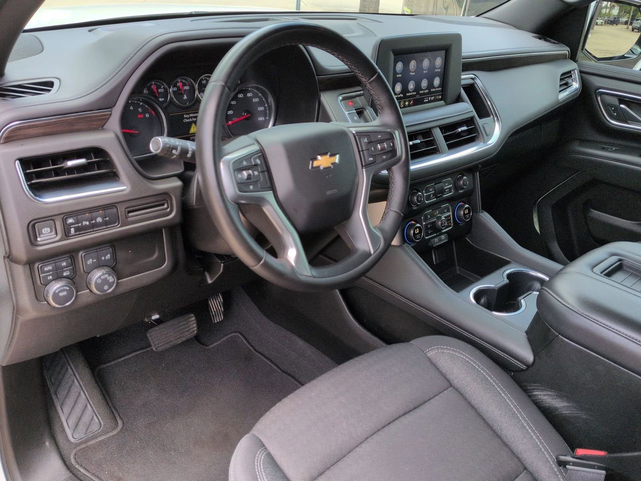 Used 2023 Chevrolet Suburban LS w/ Driver Alert Package image 10