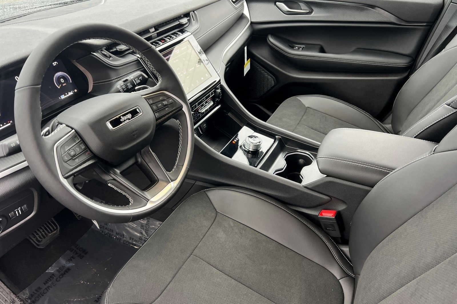 New 2025 Jeep Grand Cherokee L Altitude image 10