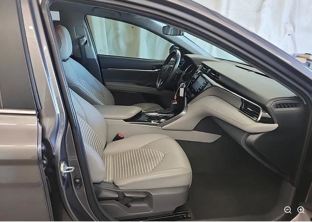 Used 2020 Toyota Camry SE image 7