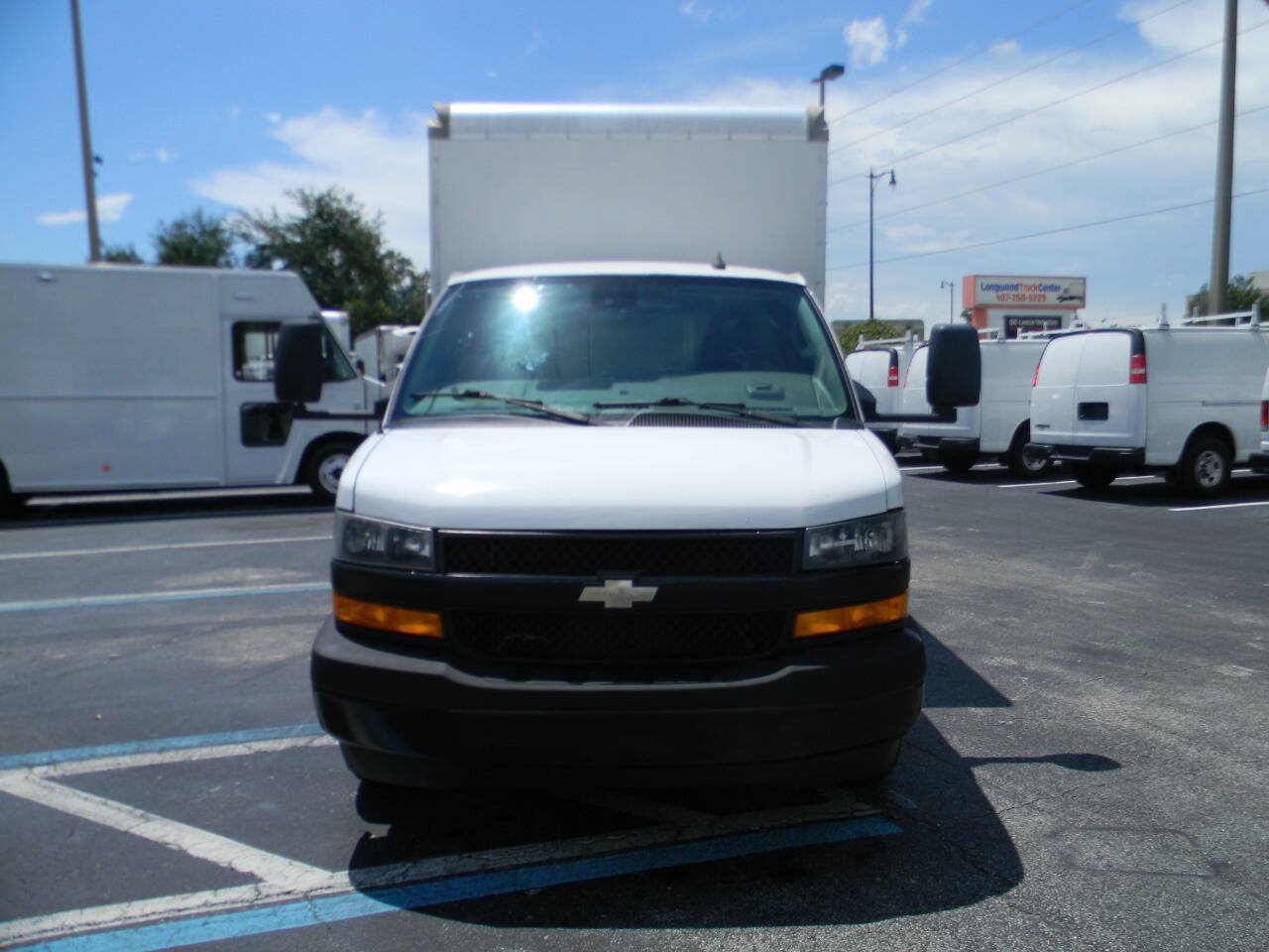 Used 2021 Chevrolet Express 3500 w/ Power Convenience Package RWD image 3