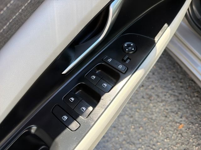 Used 2021 Hyundai Elantra Limited w/ Cargo Package image 14