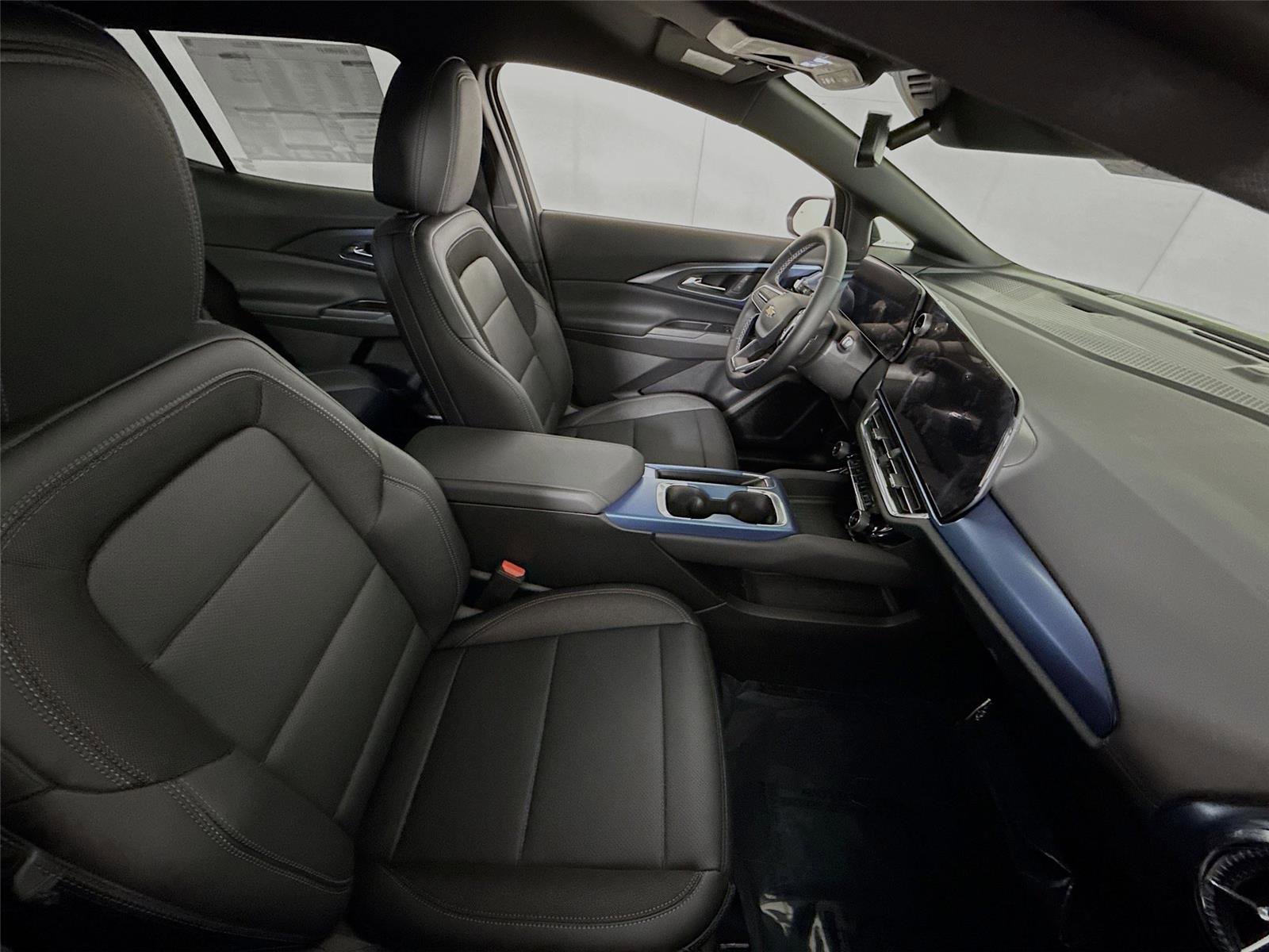 New 2026 Chevrolet Equinox EV LT image 21