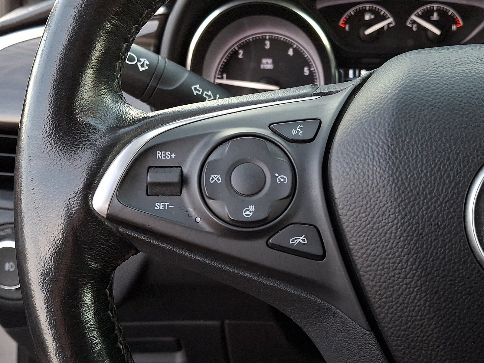 Certified 2019 Buick Envision Essence FWD image 21