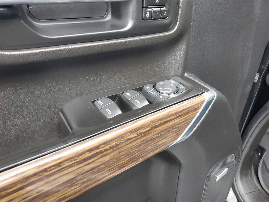 Used 2020 Chevrolet Silverado 2500 High Country w/ Technology Package AWD/4WD image 13