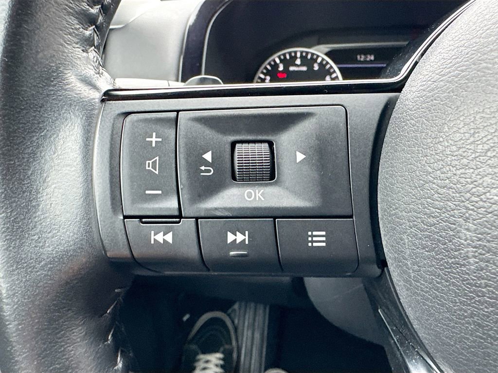 Used 2022 Nissan Pathfinder SL image 9