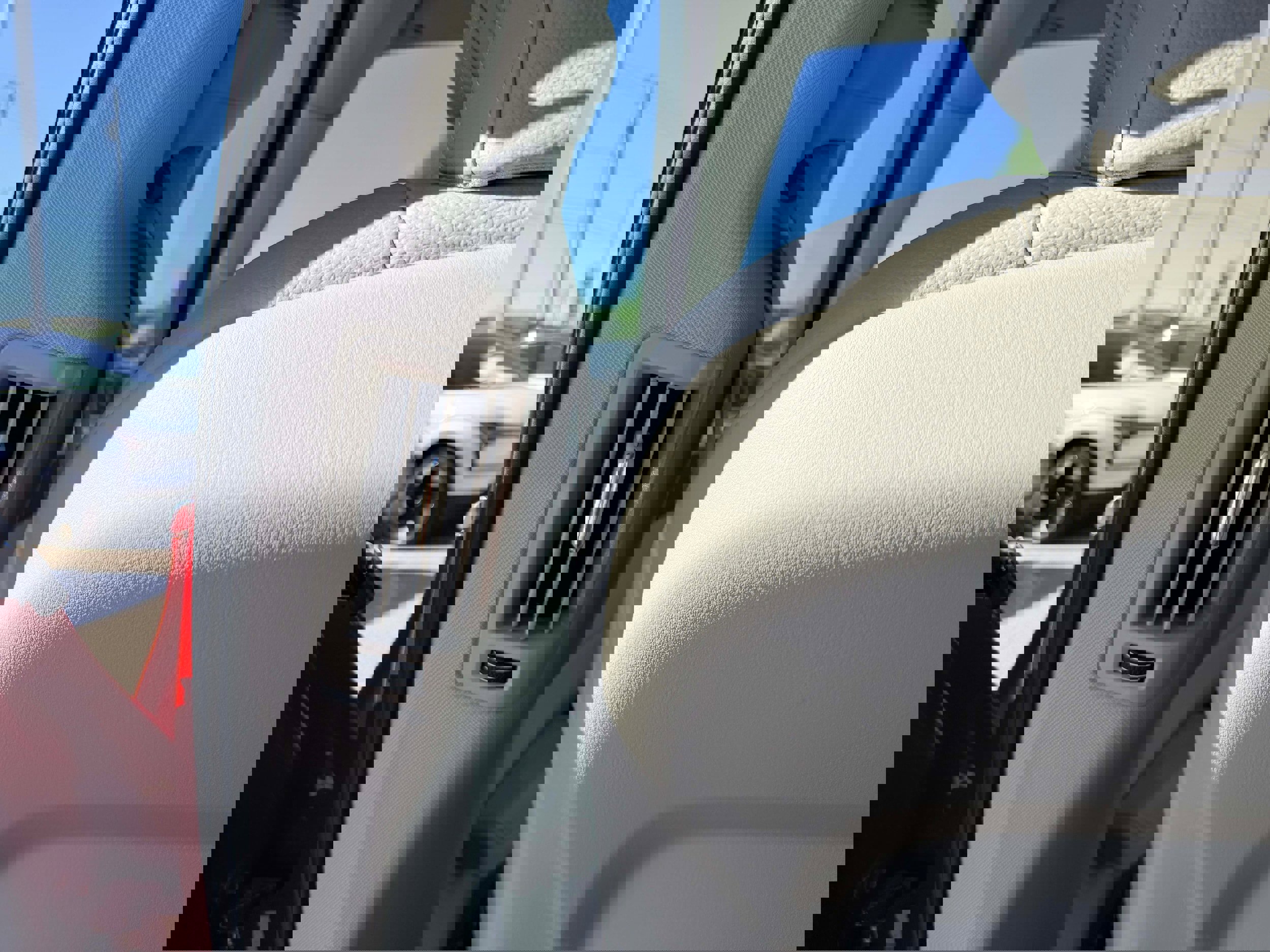 Certified 2023 Volvo XC60 B5 Plus w/ Climate Package image 12