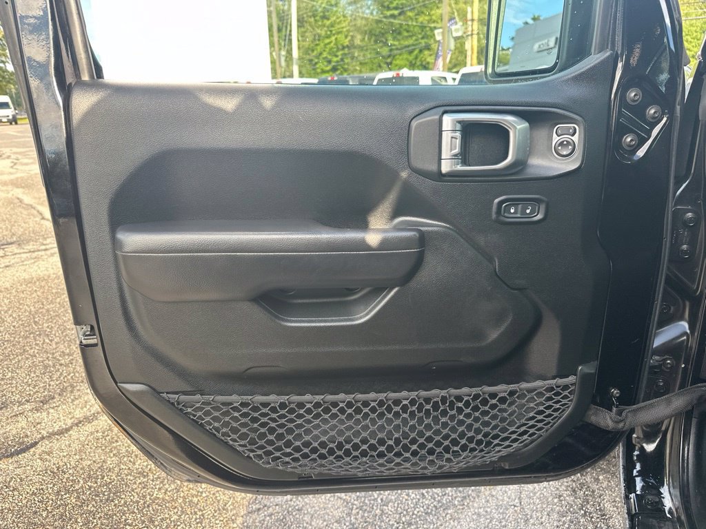 Used 2020 Jeep Wrangler Sport AWD/4WD image 13