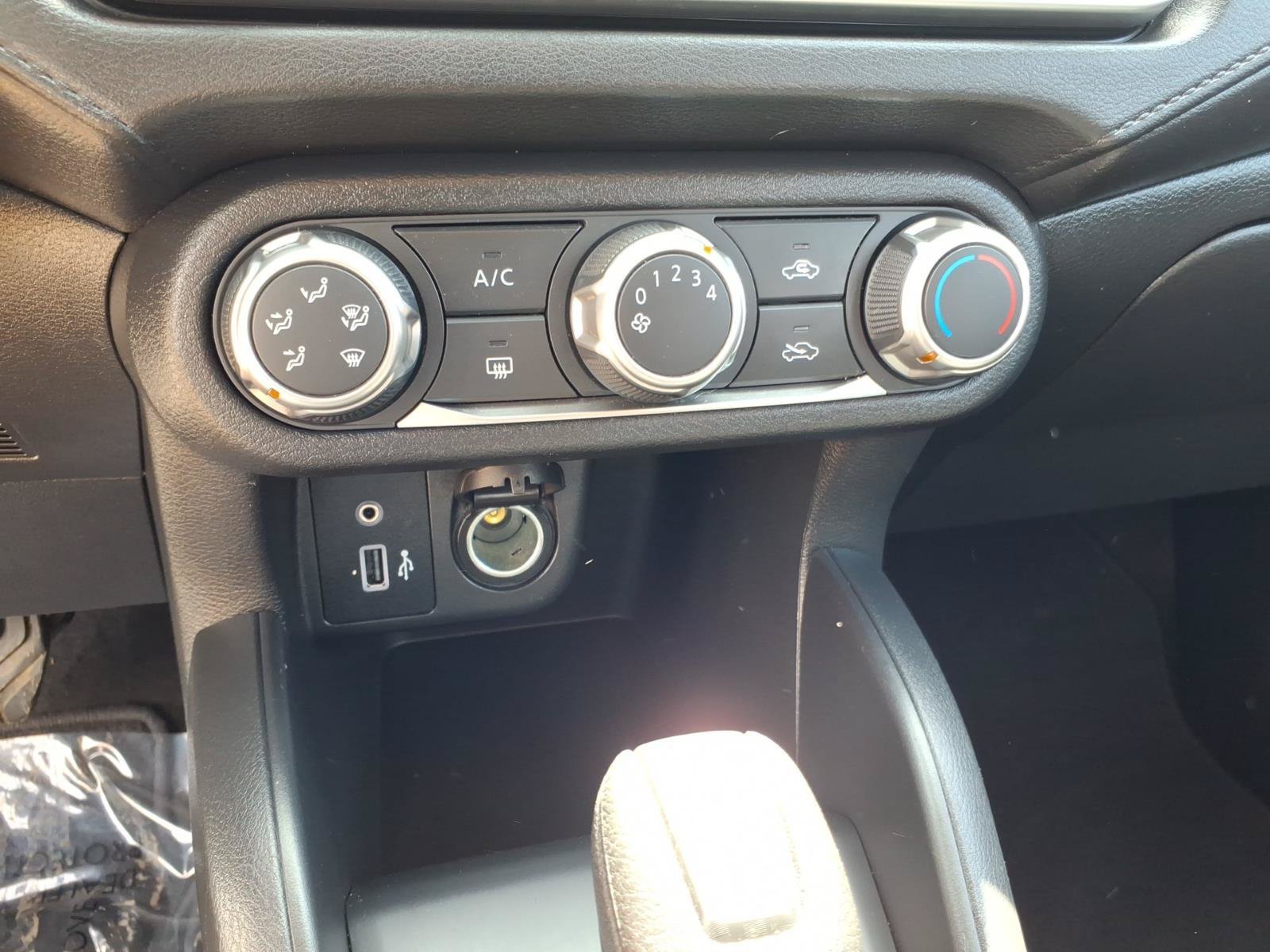 Used 2023 Nissan Versa S FWD image 14