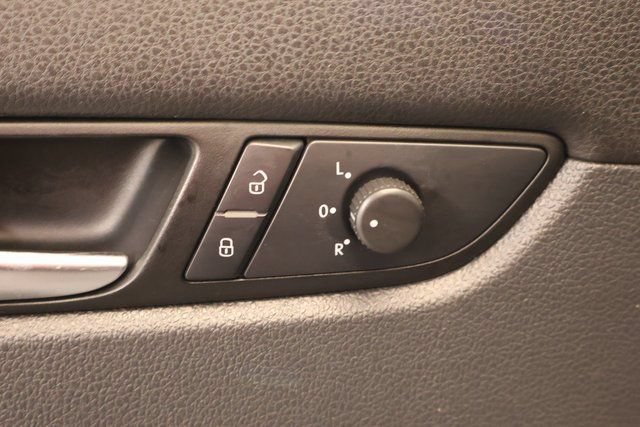 Used 2014 Volkswagen Passat 2.5 S FWD image 11