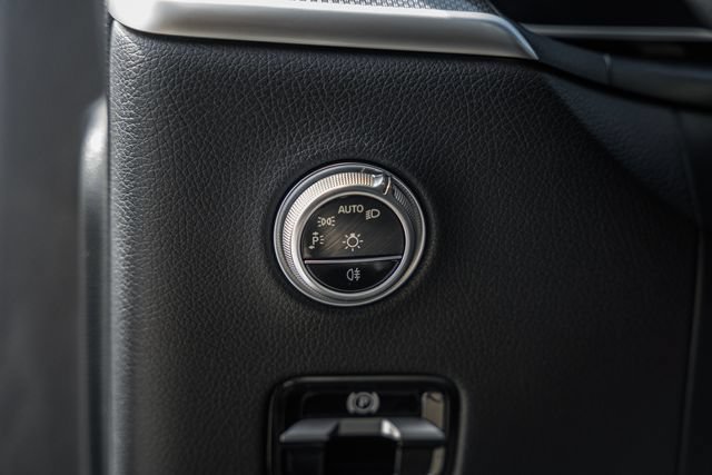 Used 2024 Mercedes-Benz GLC 300 4MATIC image 41