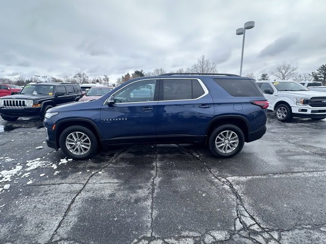 Used 2023 Chevrolet Traverse LT image 2