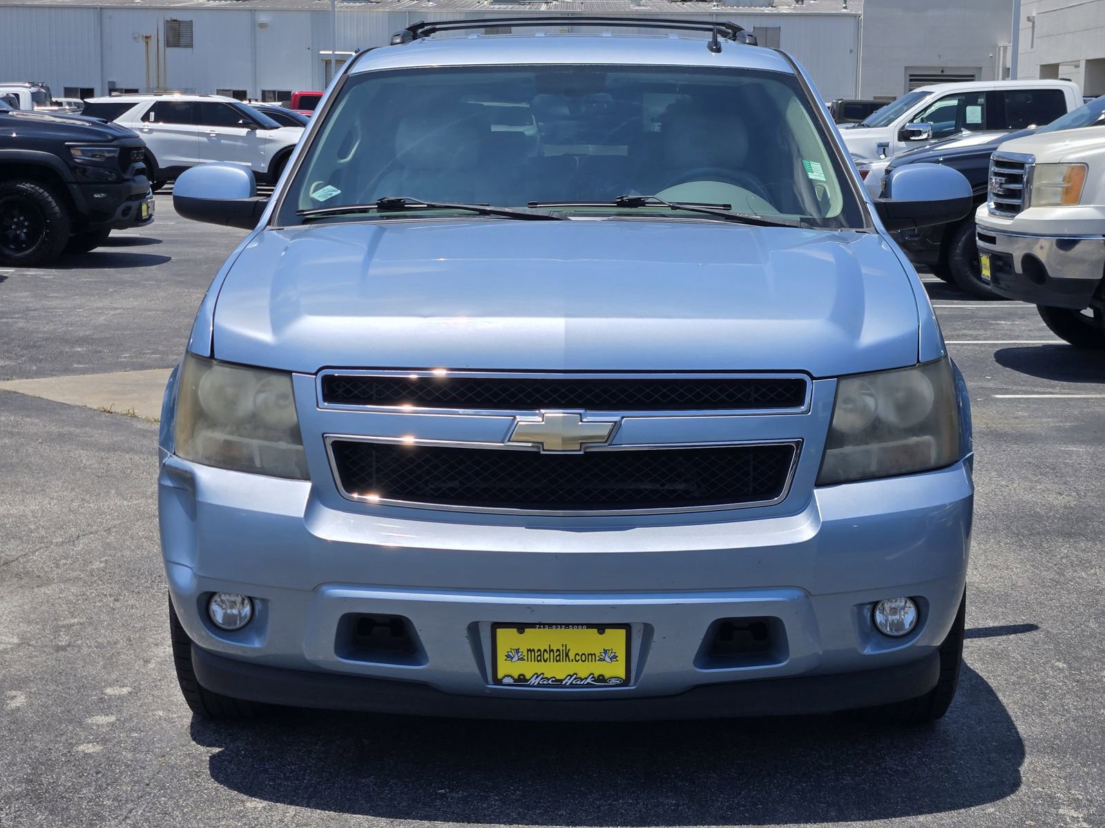 Used 2011 Chevrolet Tahoe LT w/ Luxury Package RWD image 2
