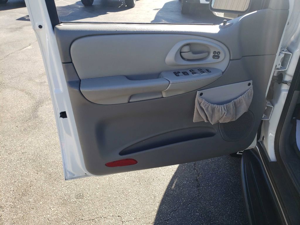 Used 2008 Chevrolet TrailBlazer LT image 32