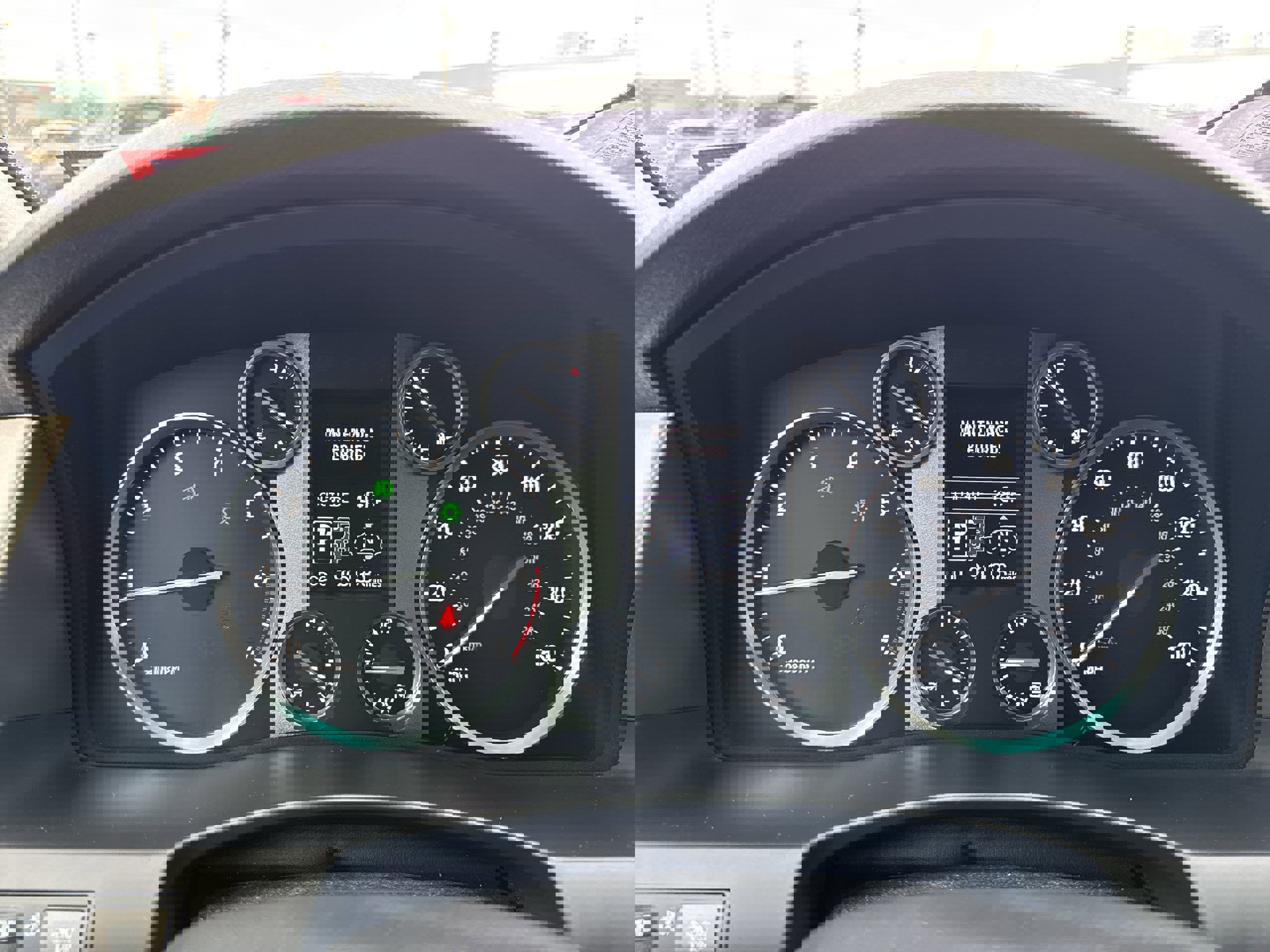 Used 2015 Lexus LX 570 4WD w/ Luxury Package image 12