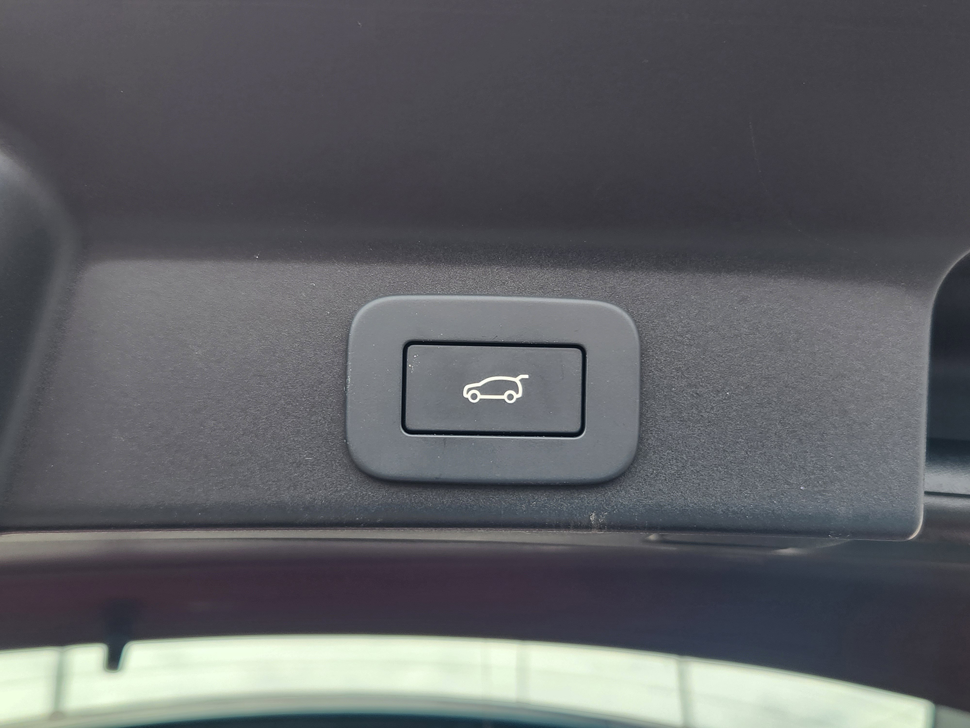 Certified 2026 Jaguar F-PACE R-Dynamic S AWD/4WD image 22