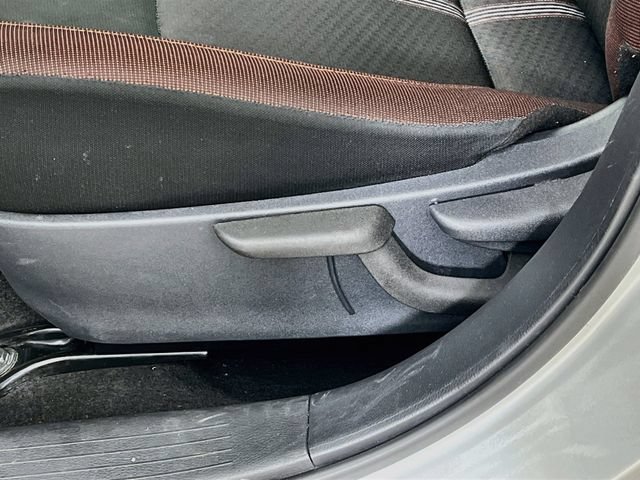 Used 2024 Nissan Versa SR FWD image 11
