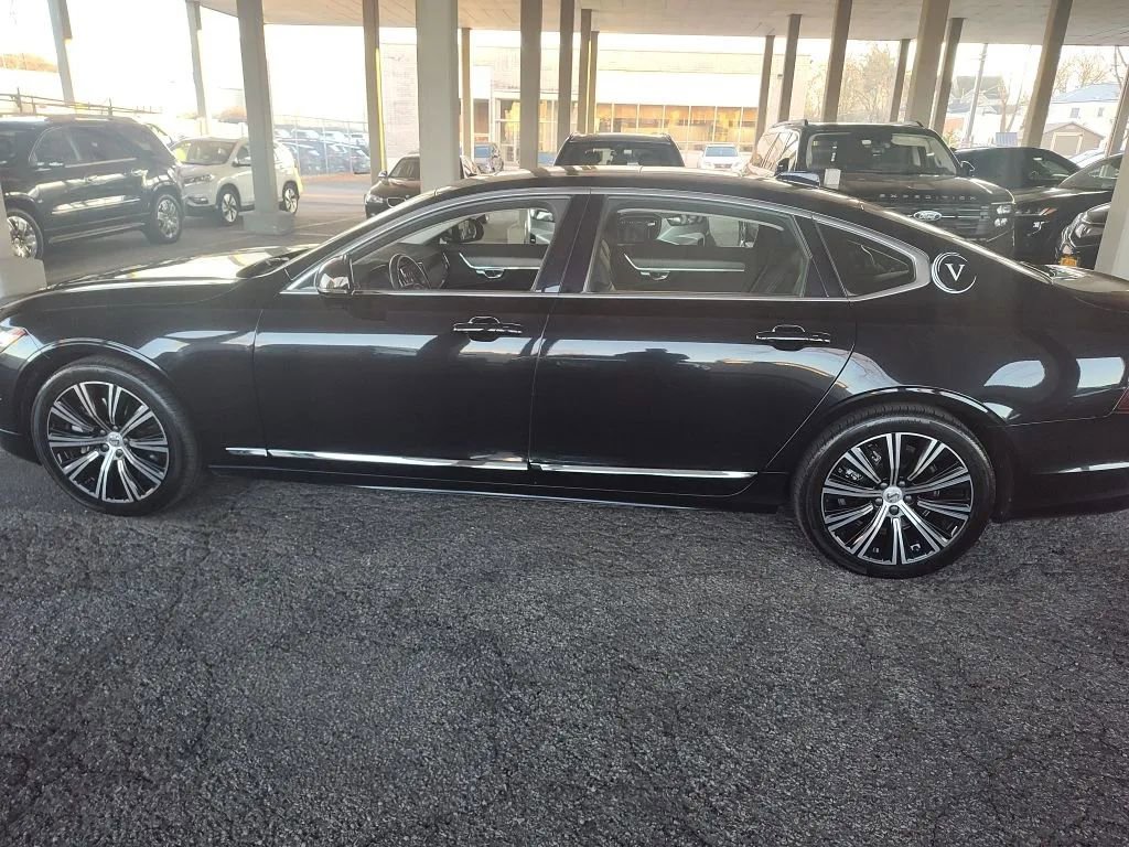 Used 2023 Volvo S90 B6 Plus image 5