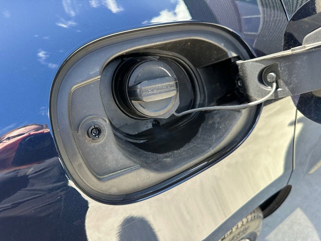 Certified 2023 Porsche Macan AWD/4WD image 39