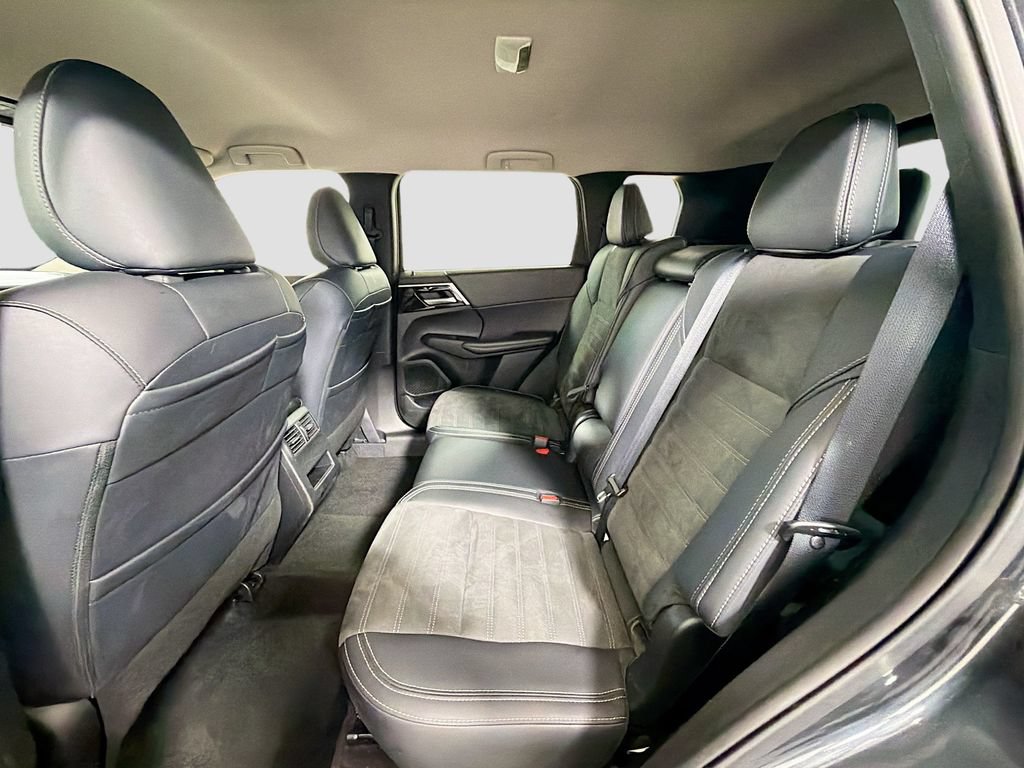 Used 2024 Mitsubishi Outlander SE AWD/4WD image 25