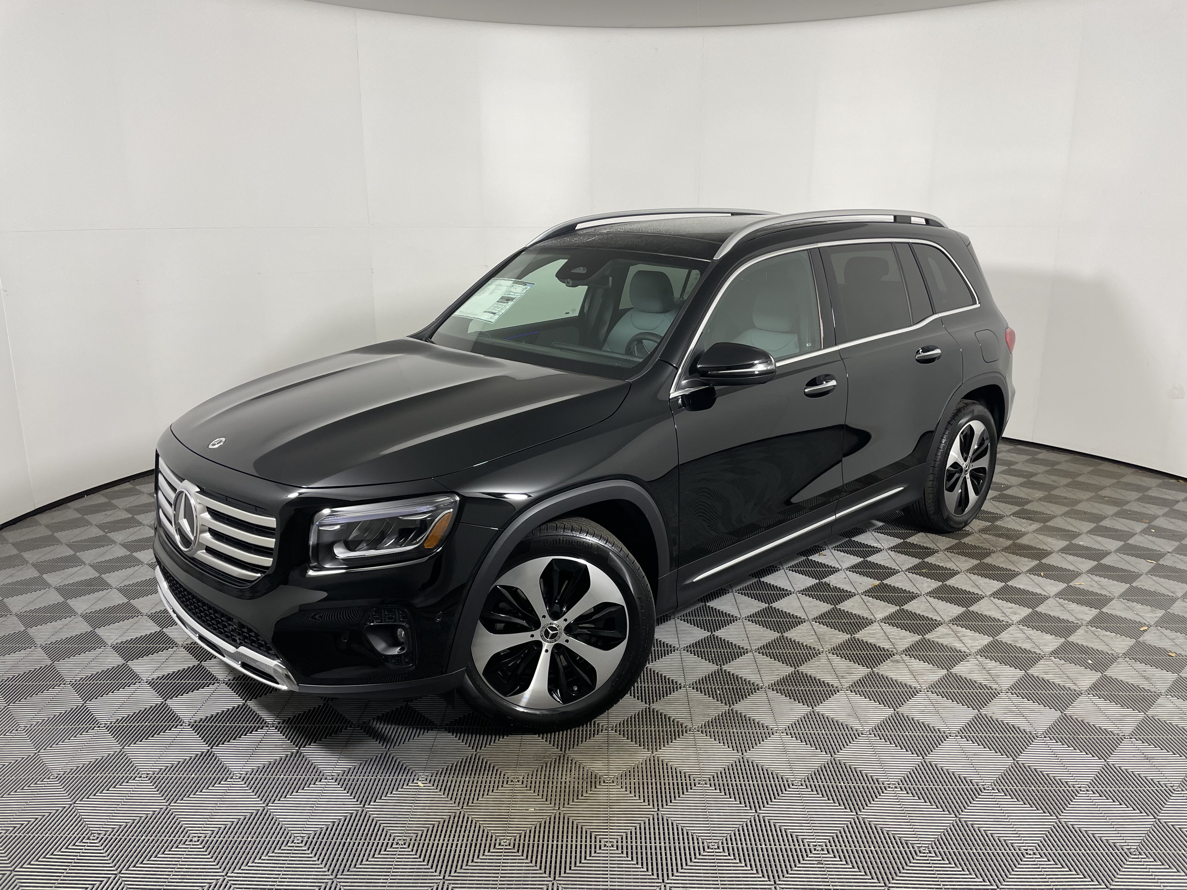 New 2026 Mercedes-Benz GLB 250