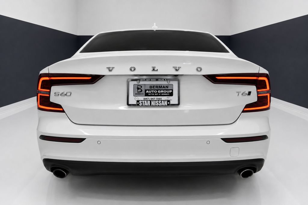 Used 2020 Volvo S60 T6 Momentum AWD/4WD image 9