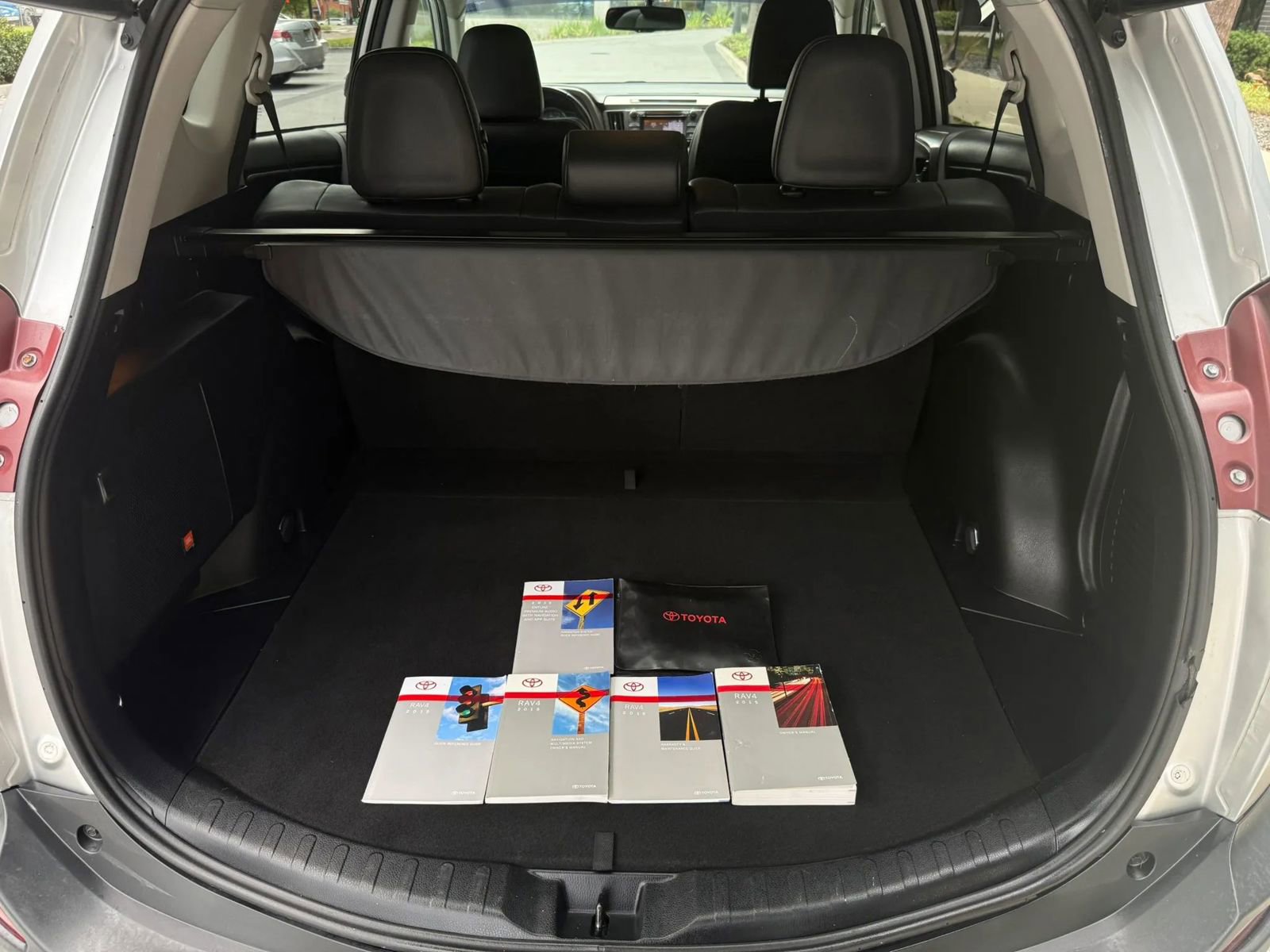 Used 2015 Toyota RAV4 Limited image 18