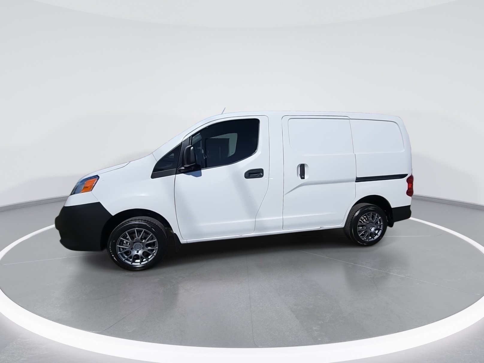 Used 2019 Nissan NV200 S FWD image 2