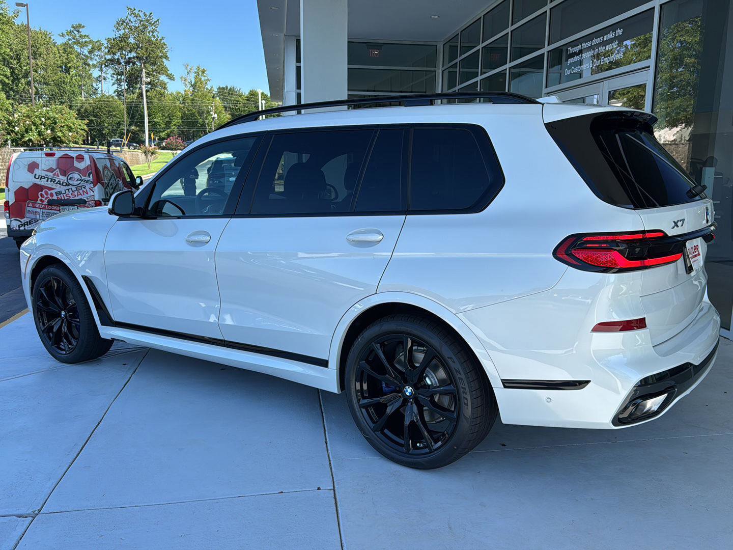 New 2026 BMW X7 xDrive40i w/ M Sport Package image 3