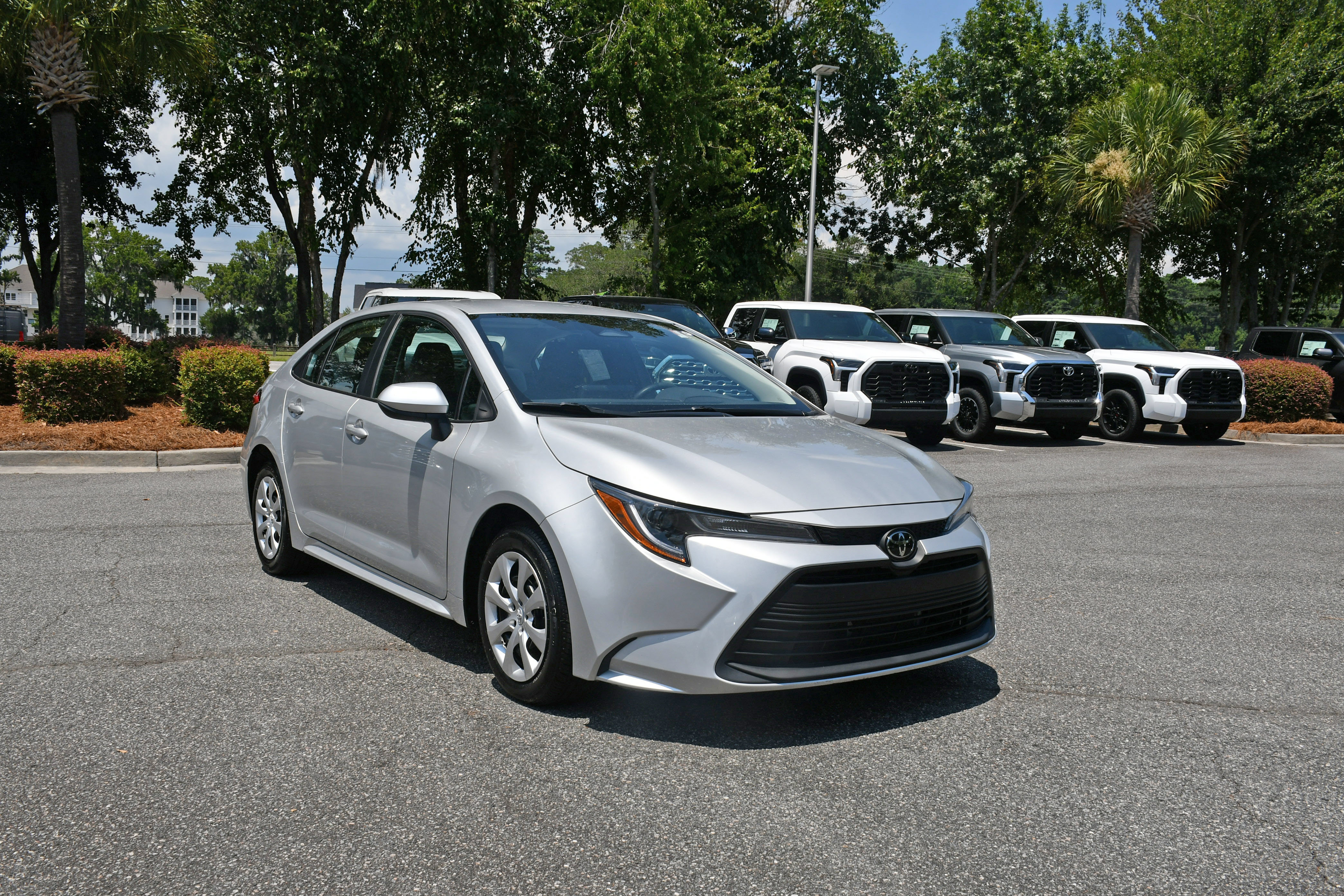 Certified 2025 Toyota Corolla LE FWD image 6