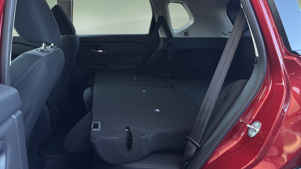 New 2026 Nissan Rogue SV AWD/4WD image 18