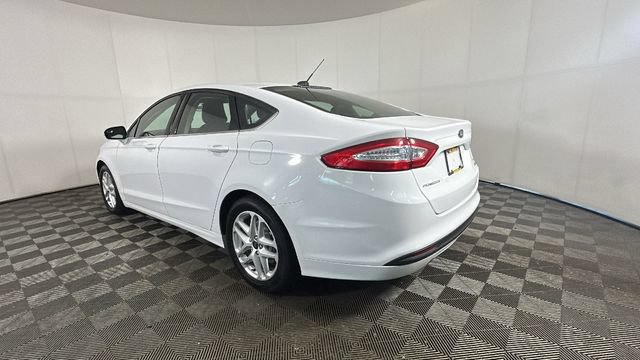 Used 2015 Ford Fusion SE FWD image 4