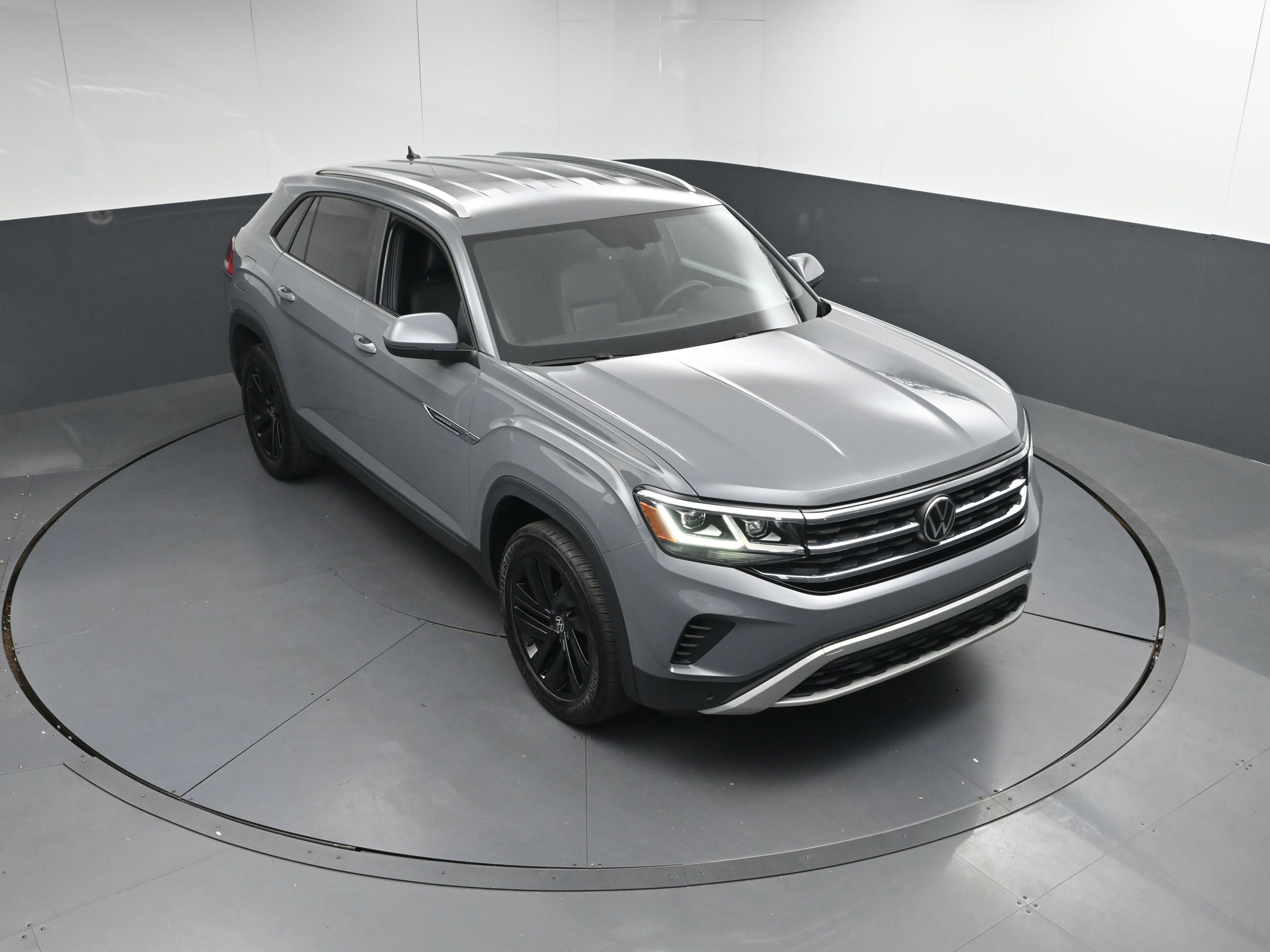 Used 2023 Volkswagen Atlas Cross Sport SE image 39