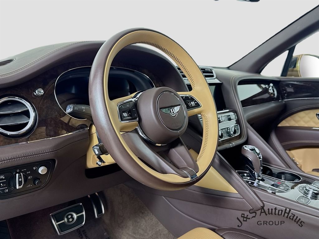 Used 2021 Bentley Bentayga AWD/4WD image 9