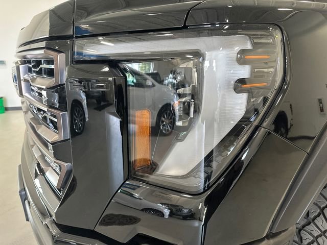 Used 2025 GMC Sierra 2500 AT4X image 16