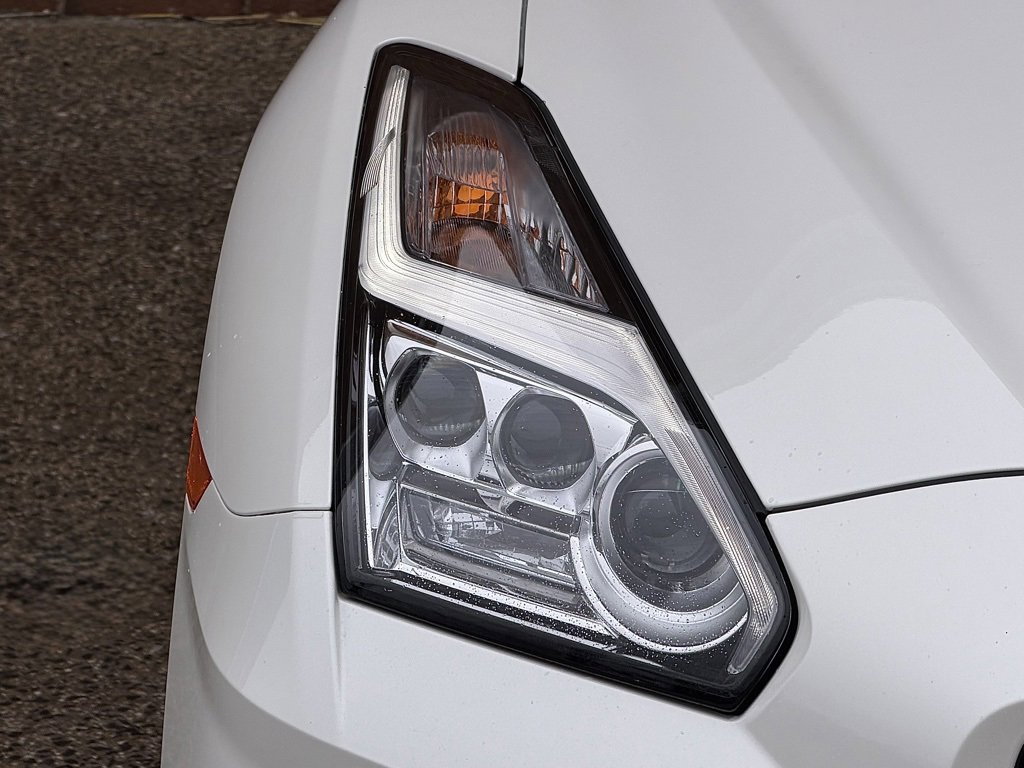 Used 2024 Nissan GT-R Premium w/ Premium Interior Package image 12