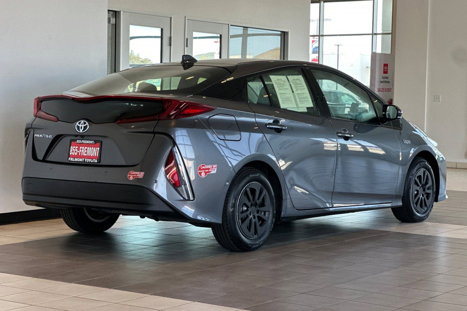 Certified 2017 Toyota Prius Prime Advanced image 4