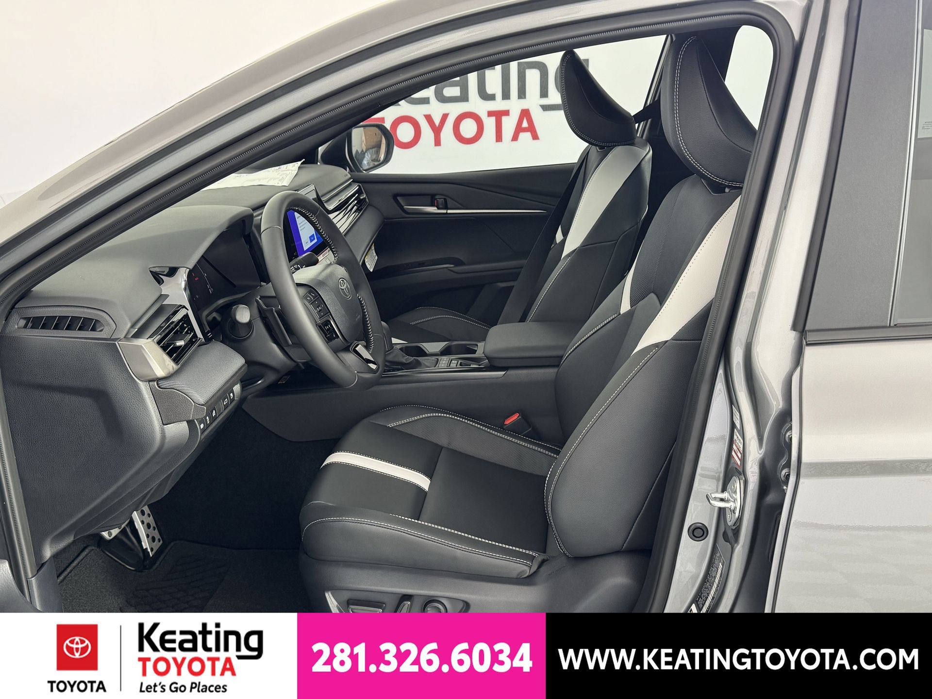 New 2026 Toyota Camry SE FWD image 5