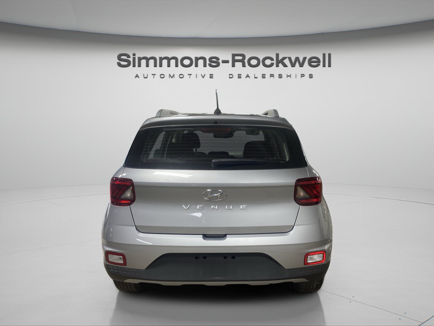 Used 2025 Hyundai Venue SEL FWD image 4