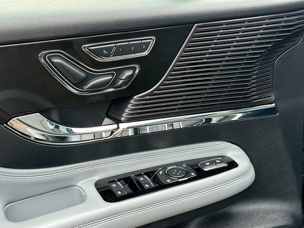 Used 2022 Lincoln Corsair Reserve w/ Equipment Group 201A image 16